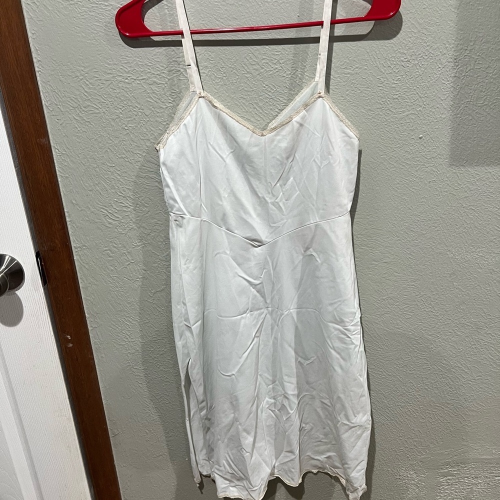 Van Raalte Vintage White Lace-Trim Slip with Delicate Embroidery Made in USA - Picture 5 of 7